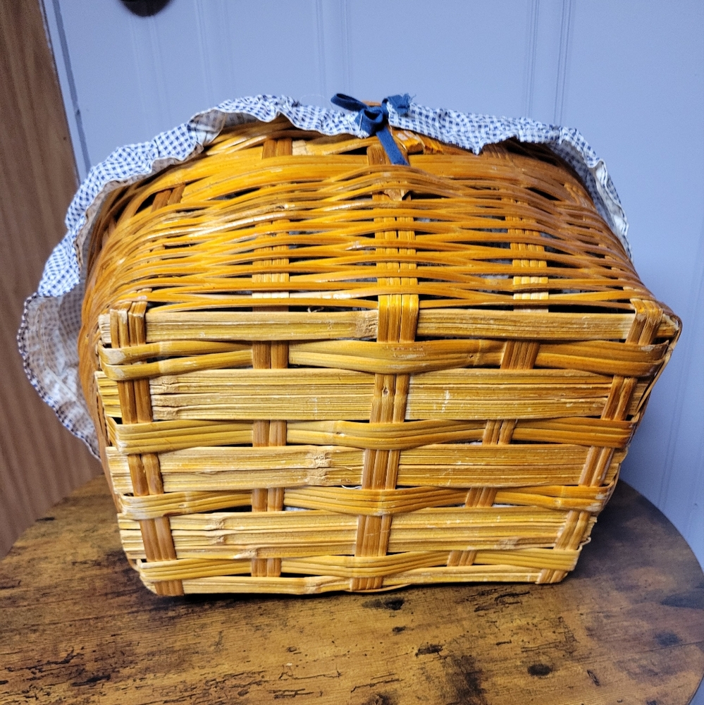 Vintage 1950s Wicker Picnic Basket w/Blue Gingham Lining double lided - Picture 4 of 16